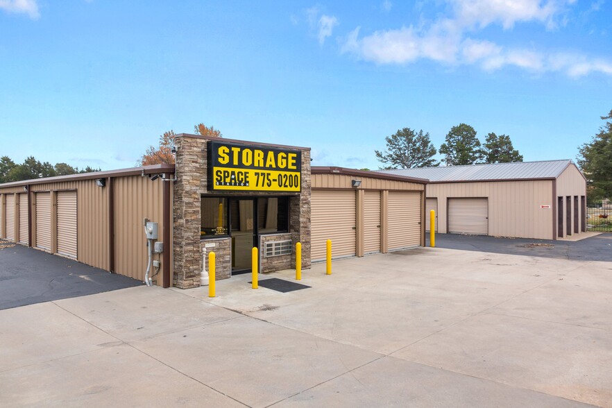 Space Station Storage portfolio of 2 properties for sale on LoopNet.co.uk - Building Photo - Image 3 of 10