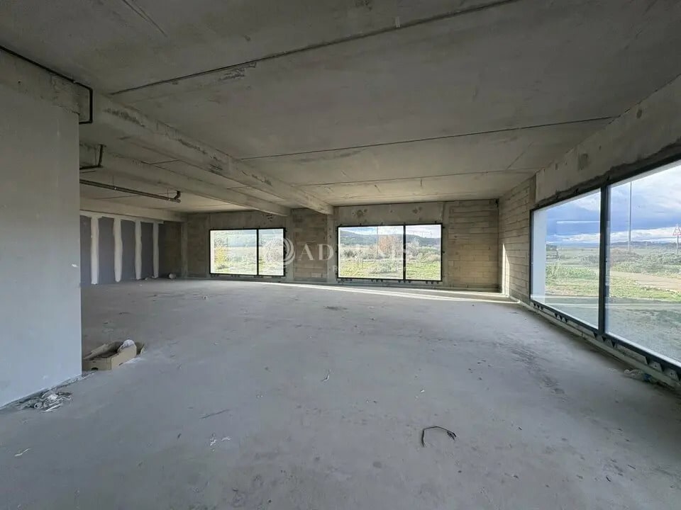 Location Bureaux 205 m² - Photo 1