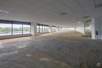 1 Ravinia Dr, Atlanta, GA to rent Interior Photo- Image 2 of 4