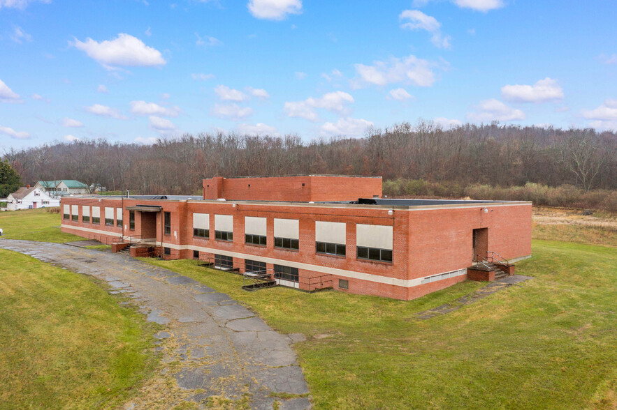 838 Joffre Cherry Valley Rd, Burgettstown, PA for sale - Building Photo - Image 3 of 25