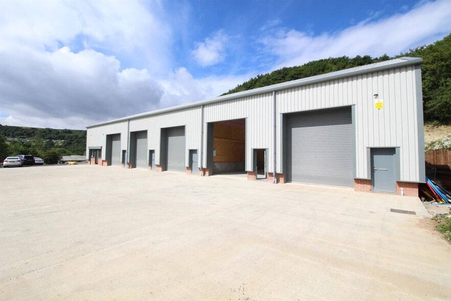 1-6 Hill View, Scarborough to rent - Building Photo - Image 3 of 6