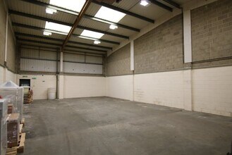 541 Blandford Rd, Poole to rent Interior Photo- Image 2 of 2