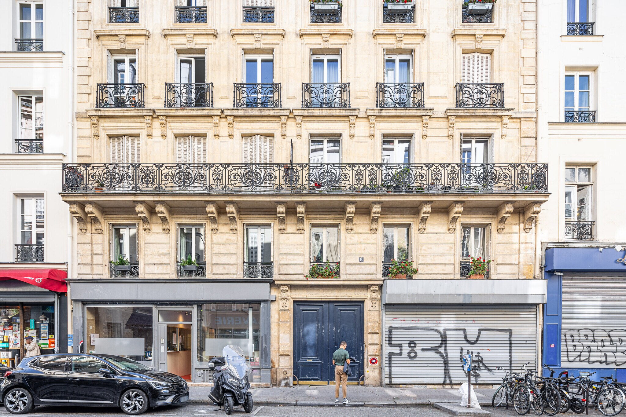 Retail in Paris to rent Building Photo- Image 1 of 6