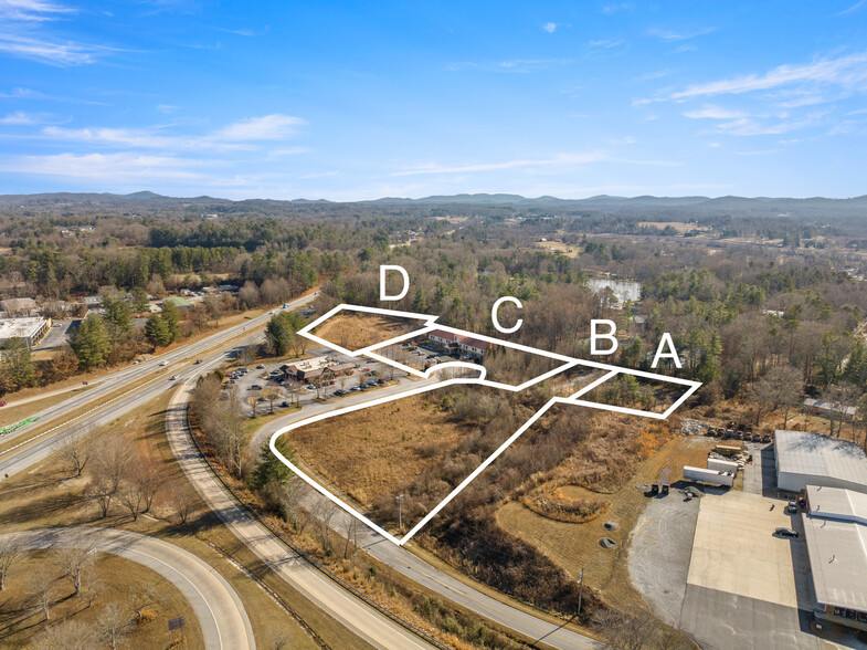 240 Mitchelle Dr, Hendersonville, NC for sale - Building Photo - Image 1 of 31