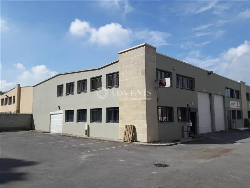 Light Industrial in Émerainville to rent Building Photo- Image 1 of 8