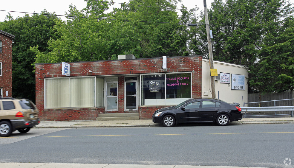 209-211 Albion St, Wakefield, MA for rent - Primary Photo - Image 1 of 2