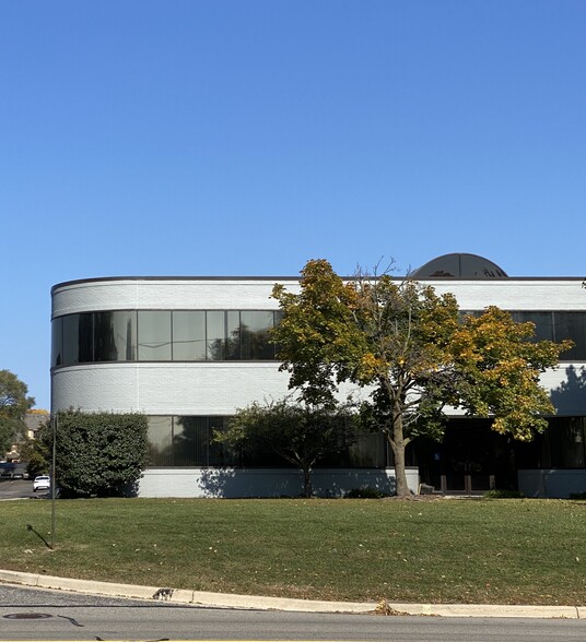 43000 W 9 Mile Rd, Novi, MI for rent - Building Photo - Image 1 of 2