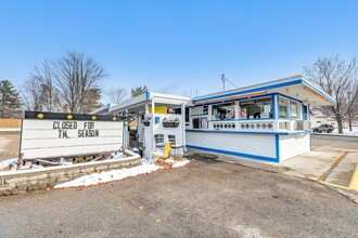 417 W Main St, Weyauwega, WI for sale Primary Photo- Image 1 of 1