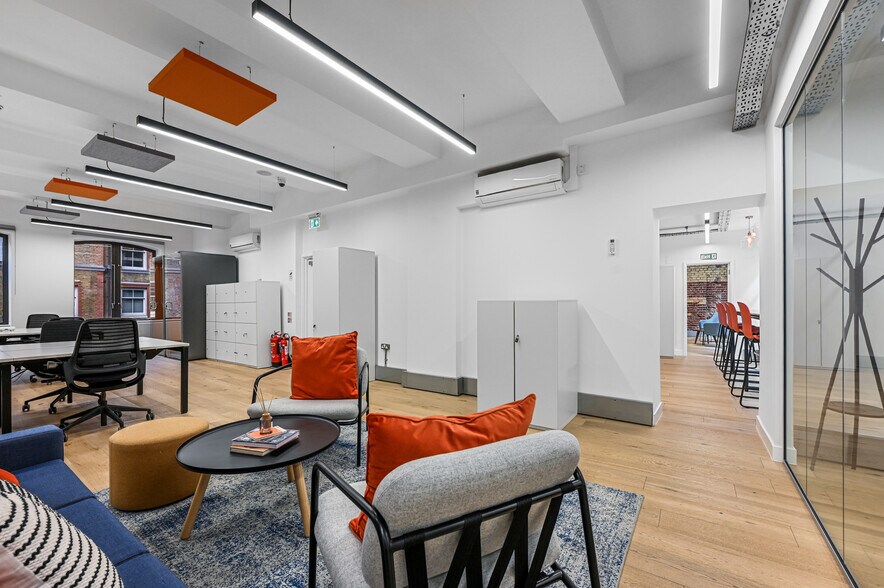 40-42 Parker St, London to rent - Interior Photo - Image 3 of 9