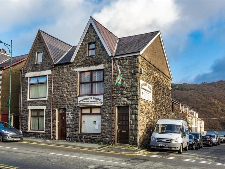 28 High St, Llanberis for sale Primary Photo- Image 1 of 1