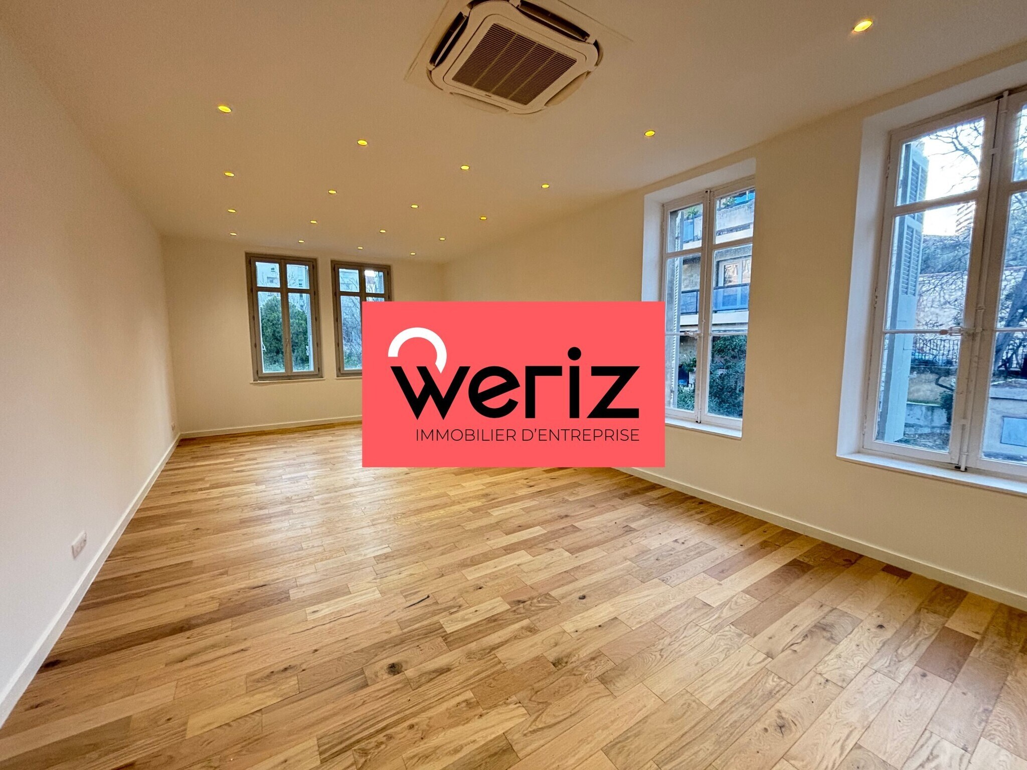 Office in Marseille to rent Building Photo- Image 1 of 16