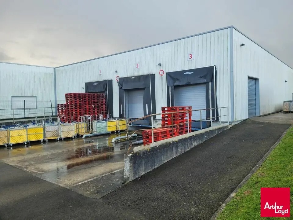 Vente Local d'activités 2 700 m² - Photo 1