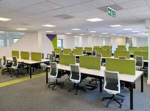 18-19 Station Rd, Sunbury On Thames to rent Interior Photo- Image 2 of 9