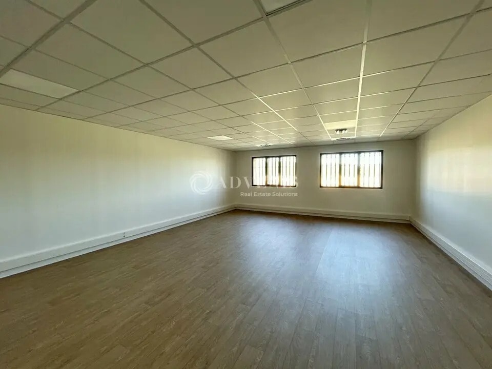 Vente Bureaux 55 m² - Photo 1