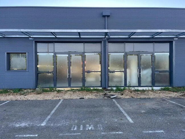 Location Commerce 178 m²
