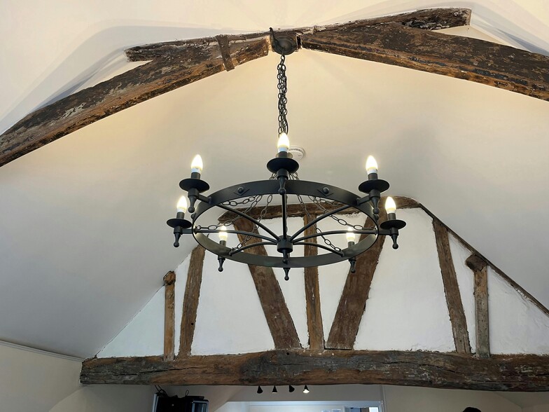 8A-8B Church St, Peterborough to rent - Interior Photo - Image 3 of 16