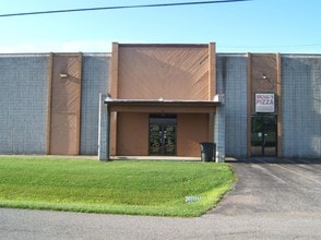 725 S State Road 2, Hebron, IN for sale Building Photo- Image 1 of 1