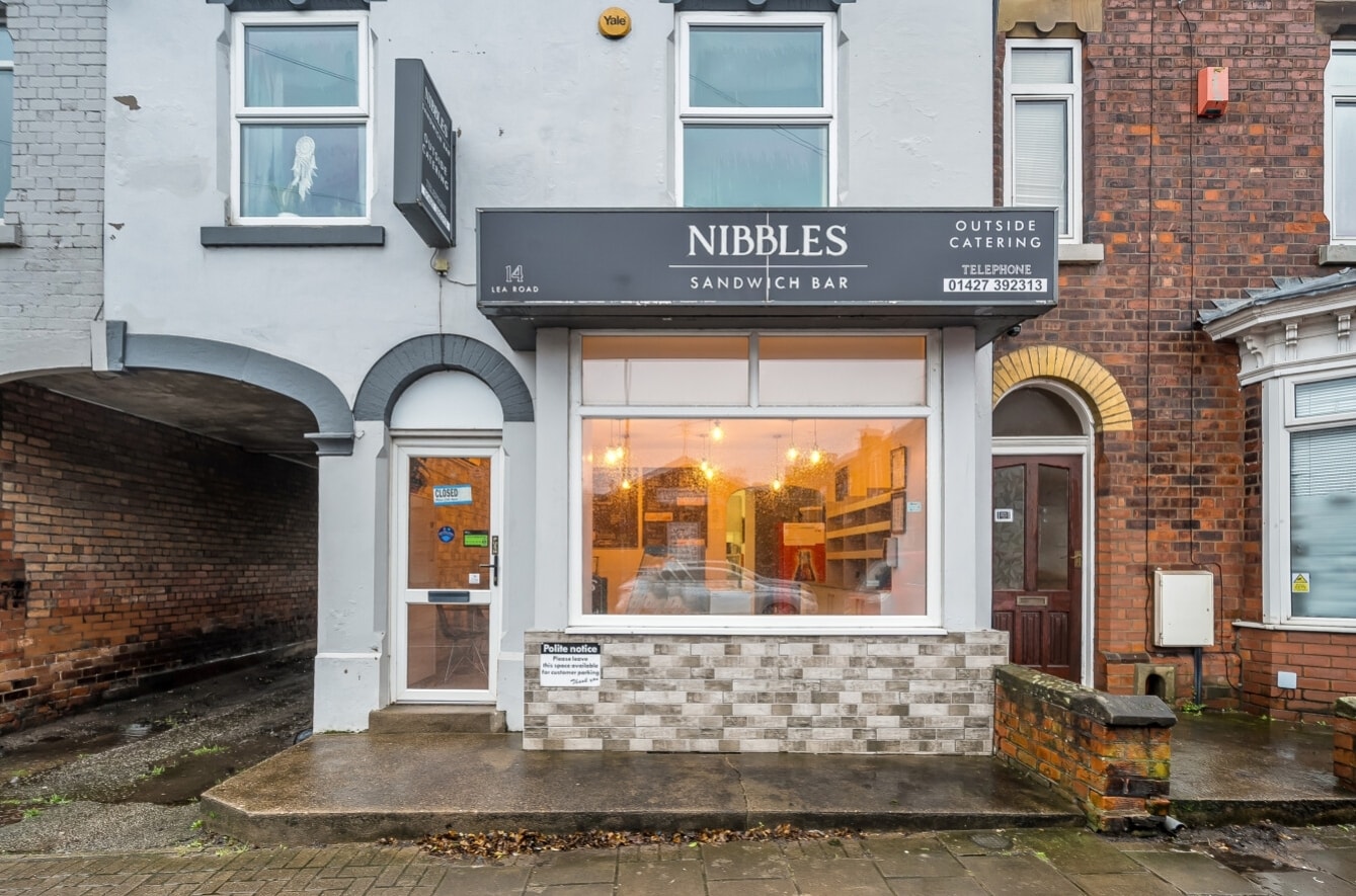 14 Lea Rd, Gainsborough to rent Building Photo- Image 1 of 12