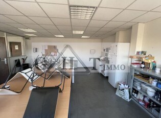 Industrial in Massy to rent - Building Photo - Image 3 of 4