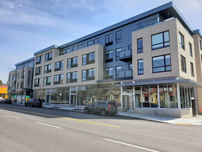 2380 SE Hawthorne Blvd, Portland, OR for rent Building Photo- Image 1 of 4