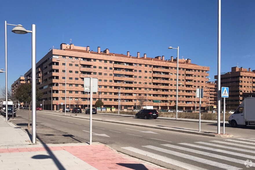 Calle Sorolla, 8, Seseña, Toledo for rent - Building Photo - Image 2 of 2