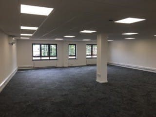 27 Broad St, Wokingham to rent - Interior Photo - Image 1 of 9