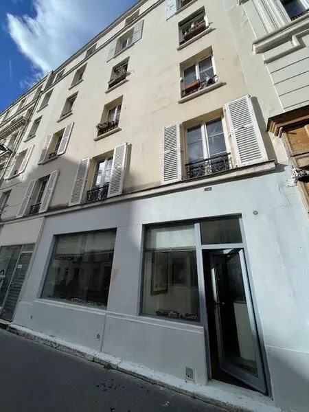 Retail in Paris for sale Building Photo- Image 1 of 14