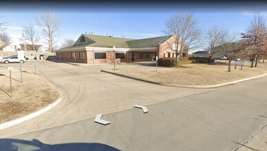 9423 E 95th Ct, Tulsa, OK for rent Building Photo- Image 1 of 5