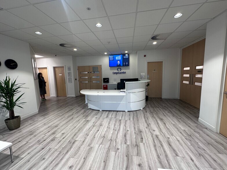 1-3 Colliers Way, Nottingham to rent - Interior Photo - Image 3 of 9