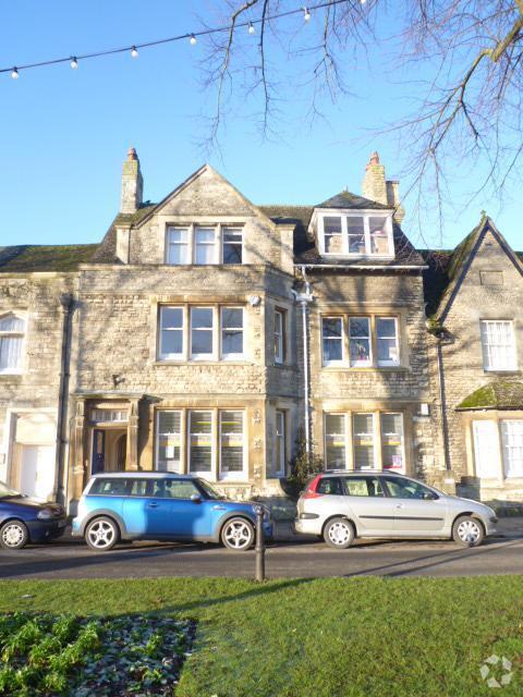 6 Church Green, Witney for sale Primary Photo- Image 1 of 1