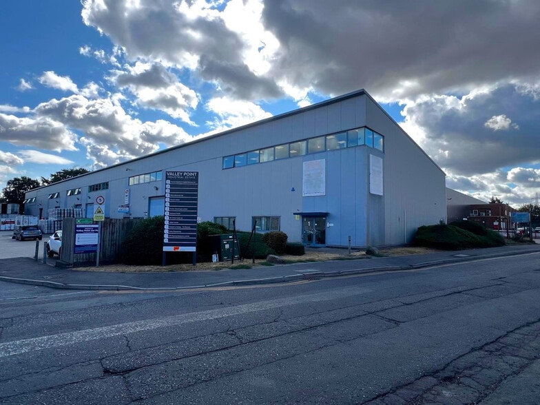 Beddington Farm Rd, Croydon for sale - Building Photo - Image 1 of 8