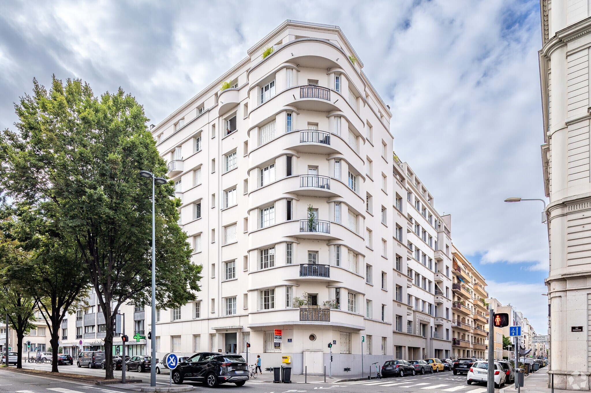 Office in Lyon to rent Primary Photo- Image 1 of 4