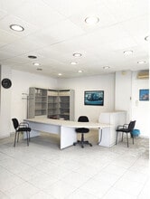 Retail in Manresa, Barcelona to rent Interior Photo- Image 1 of 5