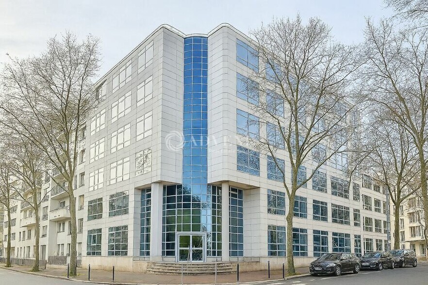 1 Rue Jacques Henri Lartigue, Issy-les-Moulineaux to rent - Building Photo - Image 2 of 5