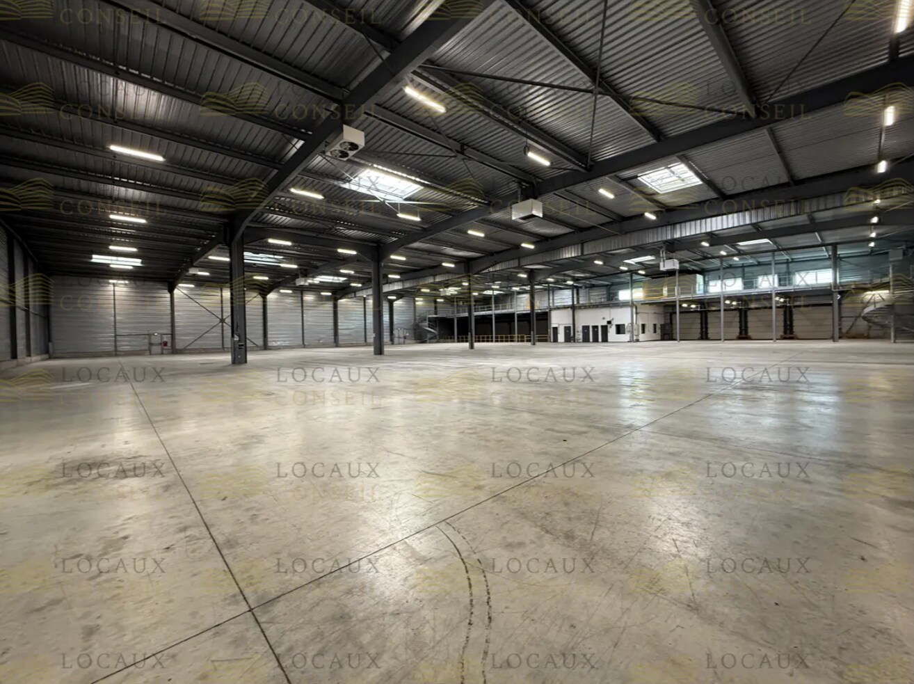 Light Industrial in Villeparisis to rent Interior Photo- Image 1 of 7