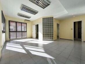 Office in Majadahonda, Madrid to rent Interior Photo- Image 1 of 9