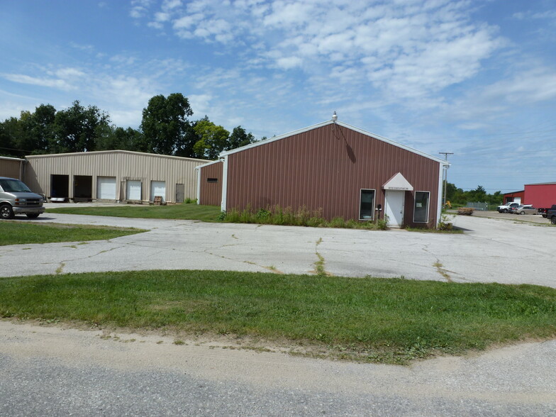 58785 Executive Dr, Mishawaka, IN for rent - Building Photo - Image 1 of 6