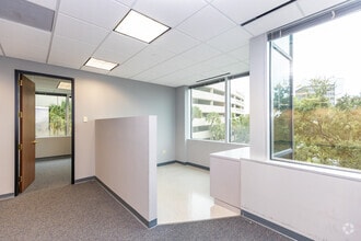 2400 E Commercial Blvd, Fort Lauderdale, FL for rent Interior Photo- Image 1 of 7