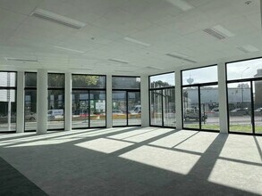 Office in Bobigny to rent Interior Photo- Image 2 of 9
