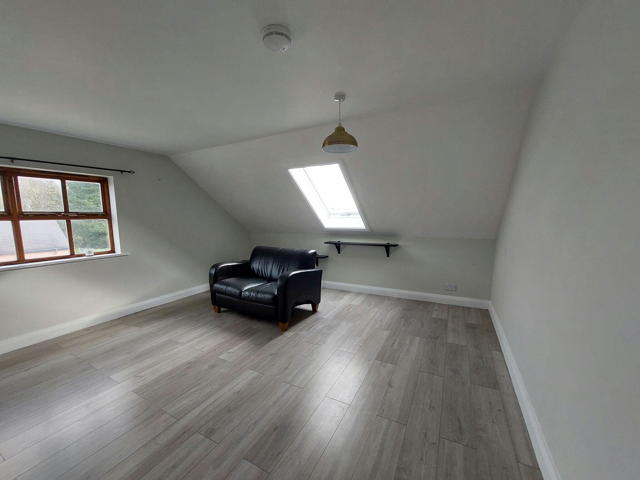 Lullington Rd, Rosliston to rent Building Photo- Image 1 of 10