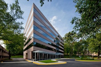 3160 Fairview Park Dr, Falls Church, VA for rent Building Photo- Image 1 of 16