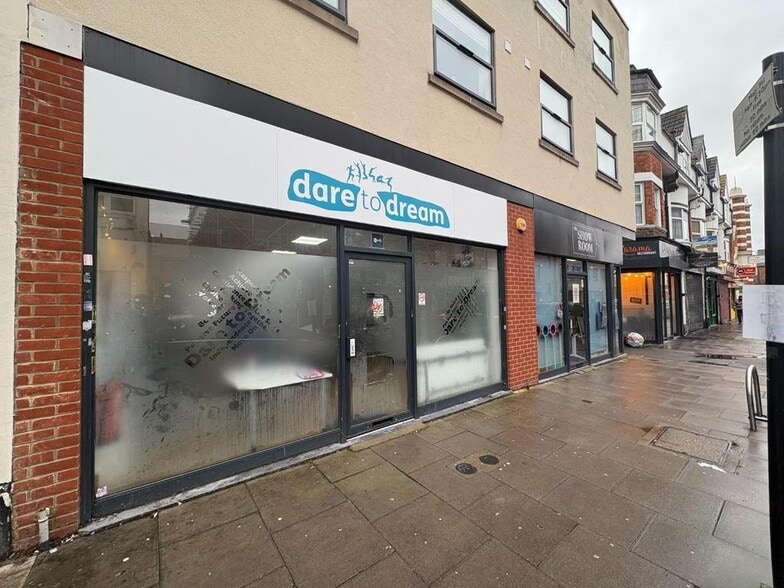 1-2 Leeland Rd, London to rent - Building Photo - Image 2 of 2