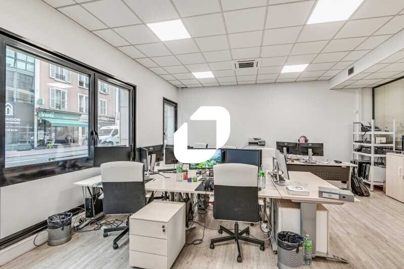Office in Levallois-Perret to rent - Interior Photo - Image 2 of 7