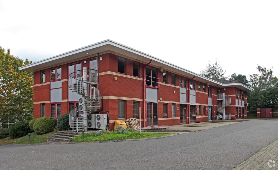 Boundary Rd, High Wycombe for rent - Primary Photo - Image 1 of 4