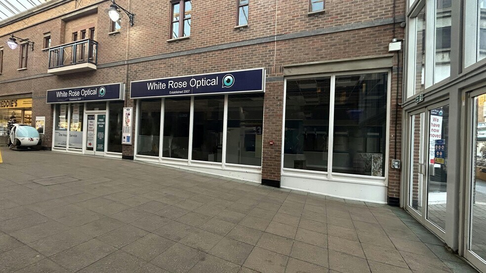 Carlton Ln, Castleford to rent - Building Photo - Image 3 of 10