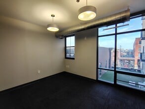 151 N 8th St, Lincoln, NE to rent Interior Photo- Image 2 of 6