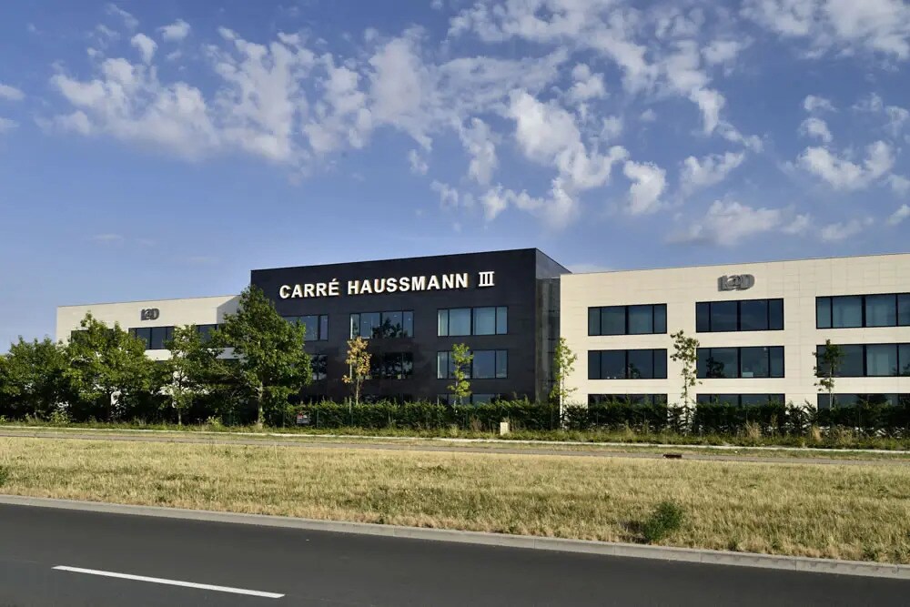 Office in Lieusaint to rent Building Photo- Image 1 of 2