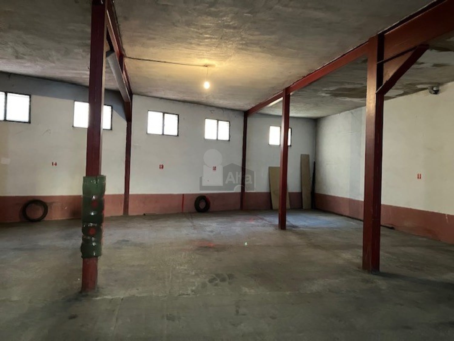 Retail in Segovia, Segovia to rent Interior Photo- Image 1 of 8