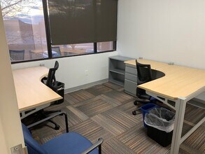 I-91 Corridor EXIT 21, Middletown, CT to rent Interior Photo- Image 1 of 7