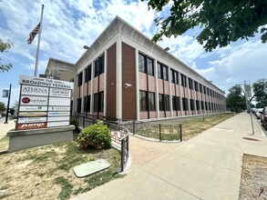 339 Broadway St, Cape Girardeau, MO for rent Building Photo- Image 1 of 8